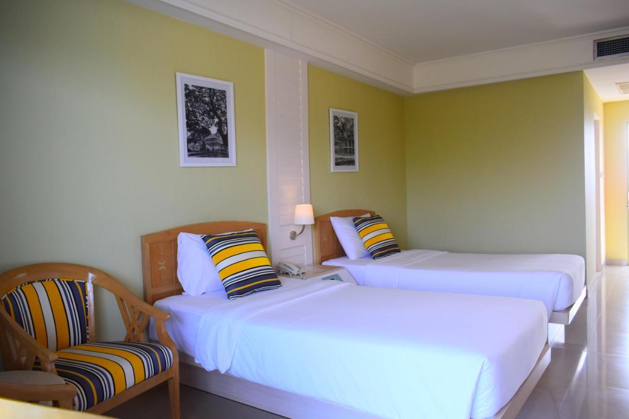 Seapine Beach Golf And Resort Hua Hin Ban Khao Takiap Luaran gambar